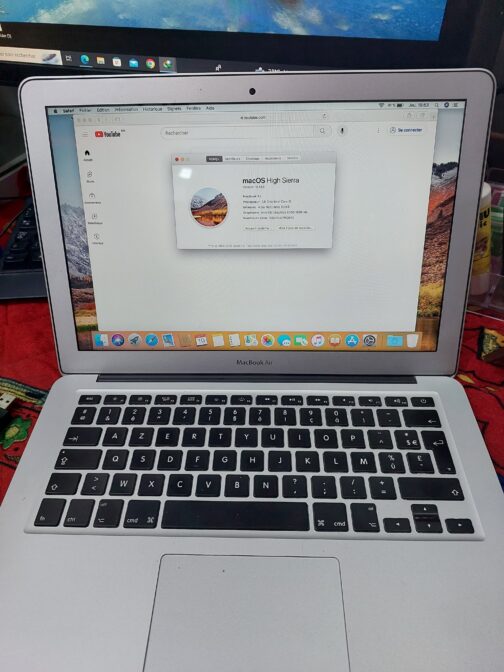 MacBook Air 13″ 2013 – Image 2