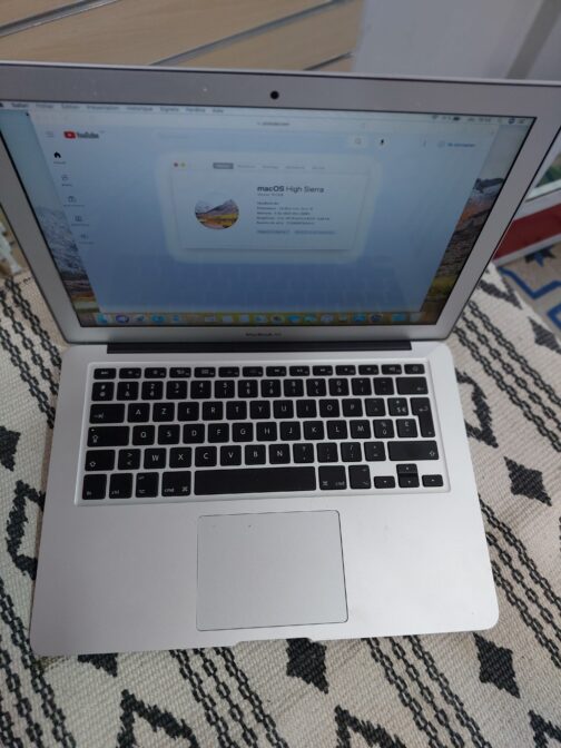 MacBook Air 13″ 2013 – Image 4